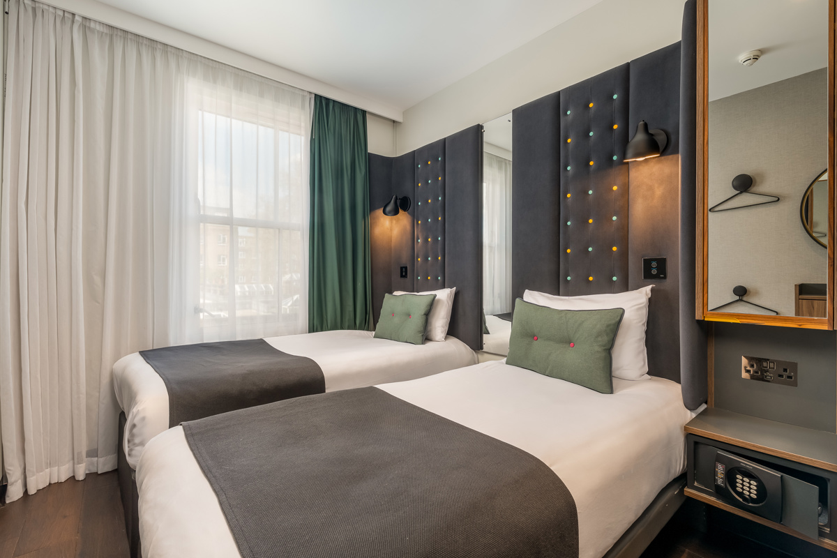 twin room